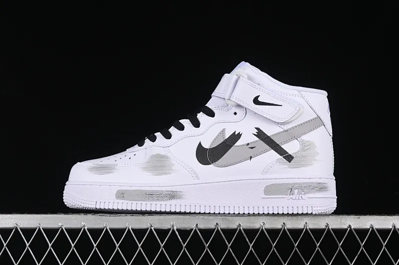 All categories Nk Air Force 1 Air Force series Nk Air Force 1 Mid Air Force mid-top Nk Air Force 1'07 Mid White gray black Hand-painted fracture Three hook shadow Air Force 1 strap mid-top casual sneakers CW2289-111